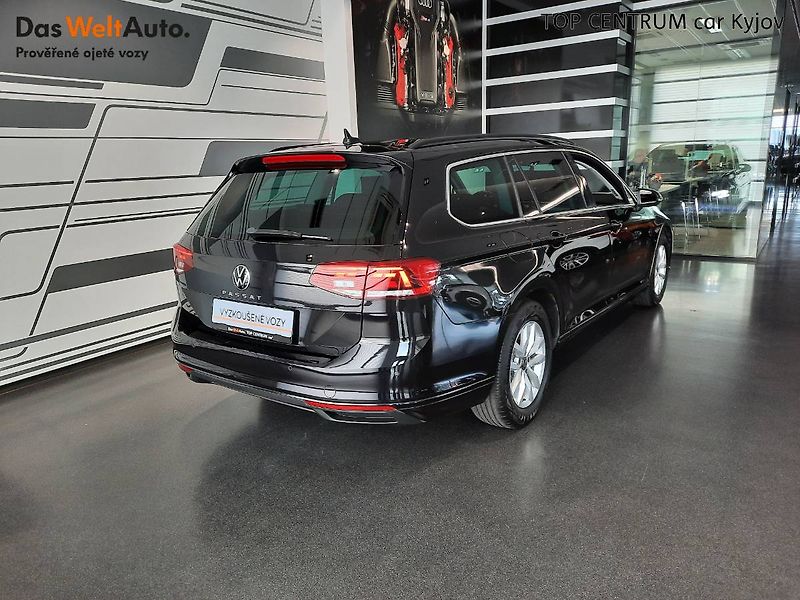 Volkswagen Passat Variant (2022) 2.0 TDI (110kW/150k) DSG, Busi - fotka 2 z 28
