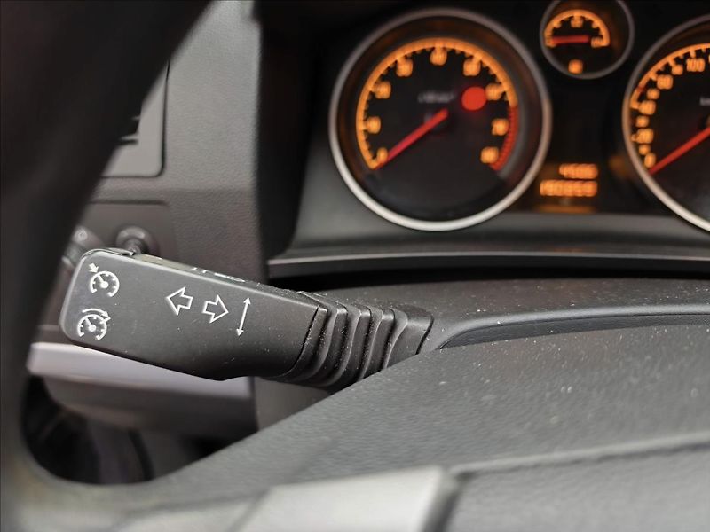 Opel Zafira 1,8   Vše plně funkční - fotka 13 z 14