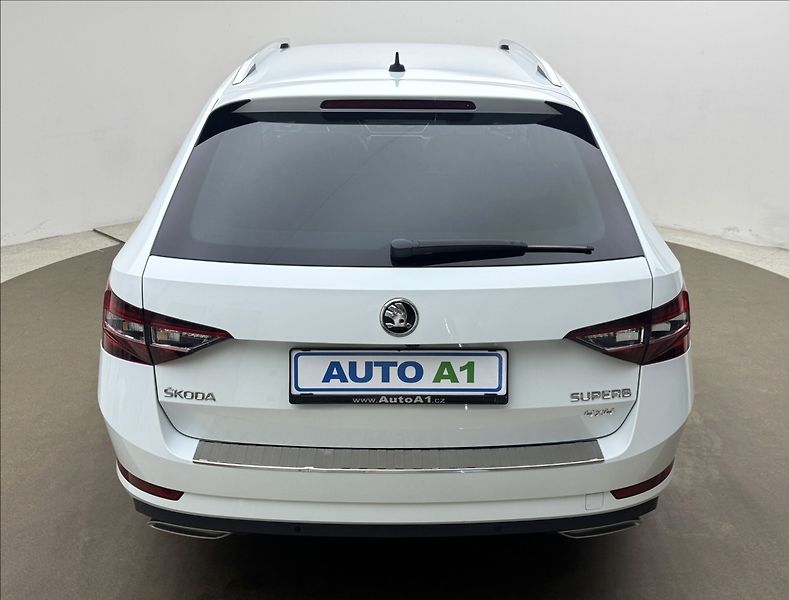 Škoda Superb 2,0 DSG 4X4 ACC CANTON STYLE+ - fotka 5 z 49