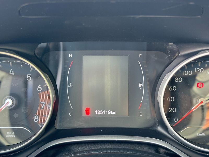 Jeep Compass (2018) 1.4 Multiair Longitude - fotka 20 z 33