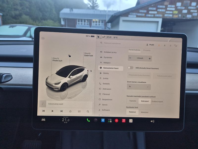 Tesla Model Y RWD 220kw TZ SOH 93,1 % - fotka 23 z 50