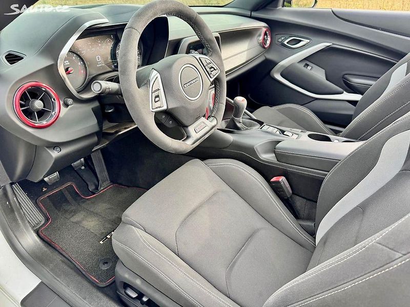 Chevrolet Camaro (2018) SS 6,2l V8, Manual, Cabrio - fotka 9 z 17