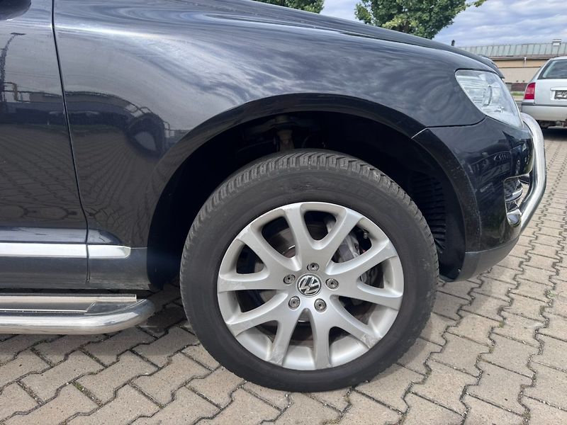 Volkswagen Touareg (2010) 4X4 3,0 TDI V6 176 KW - fotka 16 z 47