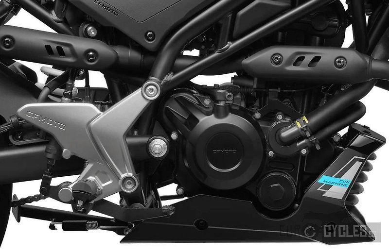 CFMOTO (2026) 125 NK - fotka 9 z 17