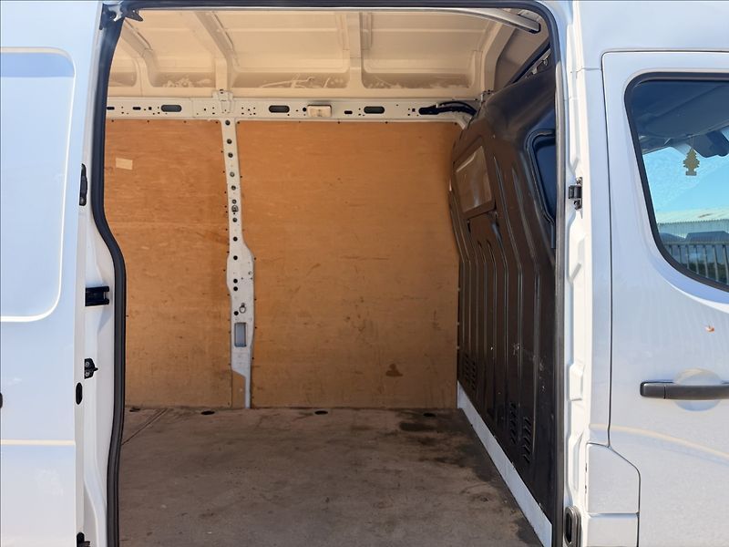 Renault Master 2,3 DCI MAXI L3H3 100kW DPH - fotka 25 z 32