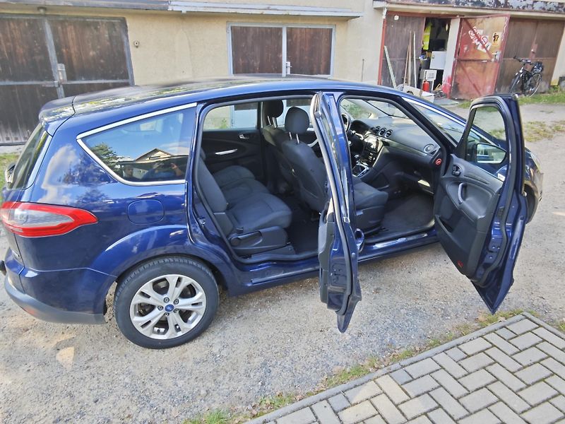 Ford S-MAX (2010) - fotka 7 z 18