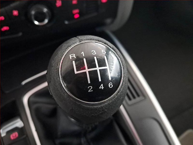 Audi A4 (2008) 1.8 TFSI, Serv.kniha - fotka 13 z 15