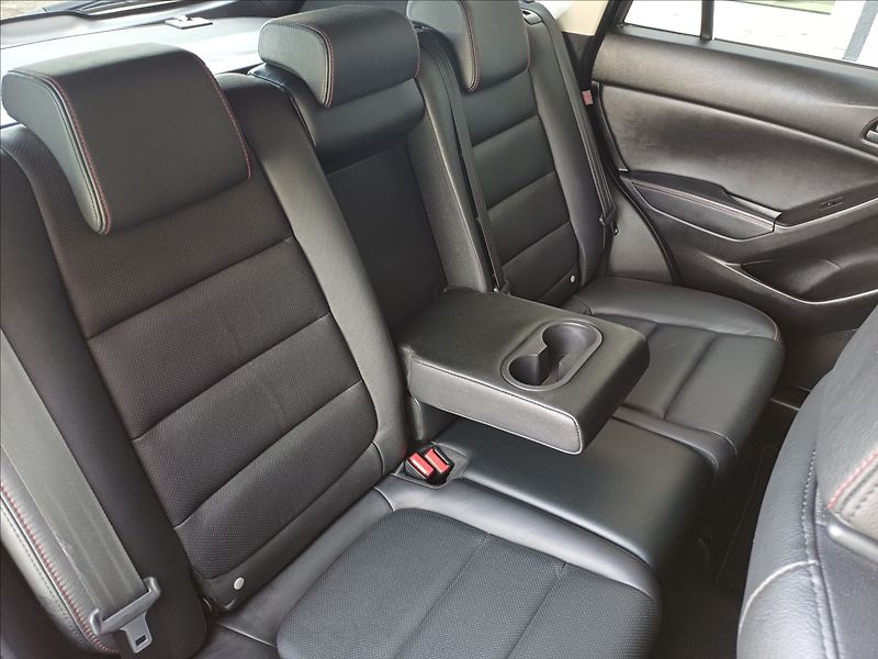Mazda CX-5 2,2 AWD,129kW,AT,plná výbava,2 - fotka 23 z 33