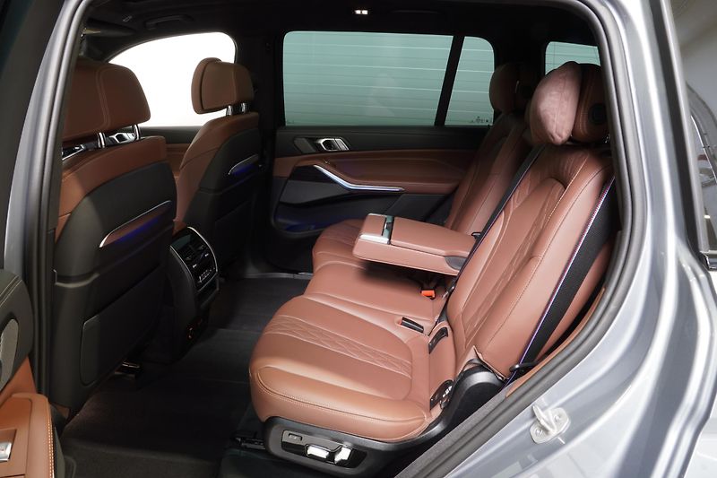 BMW X7 M60i,Xdrive,ČR,DPH,25000KM - fotka 25 z 46