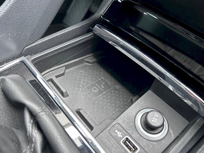 Škoda Karoq (2019) 1.5TSI 110kW Style - fotka 27 z 35