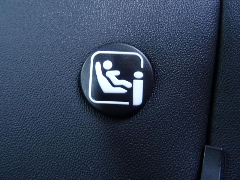 Peugeot 3008 (2026) BUSINESS Hybrid 145k e-DCS6 - fotka 40 z 45