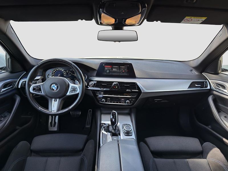 BMW Řada 5 540d xDrive Touring - fotka 4 z 21