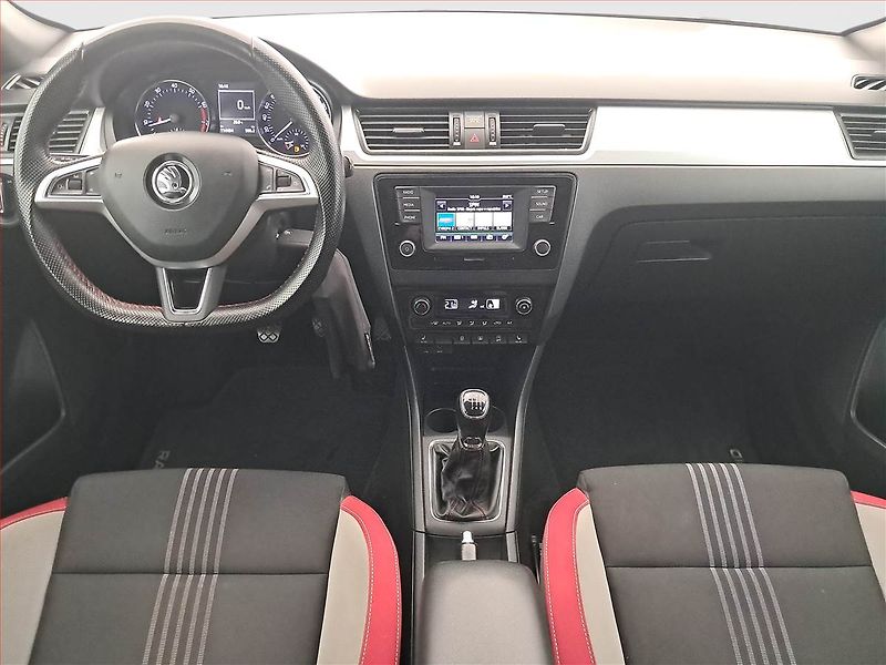 Škoda Rapid (2015) Spaceback 1.2 TSI, Tempomat - fotka 8 z 17