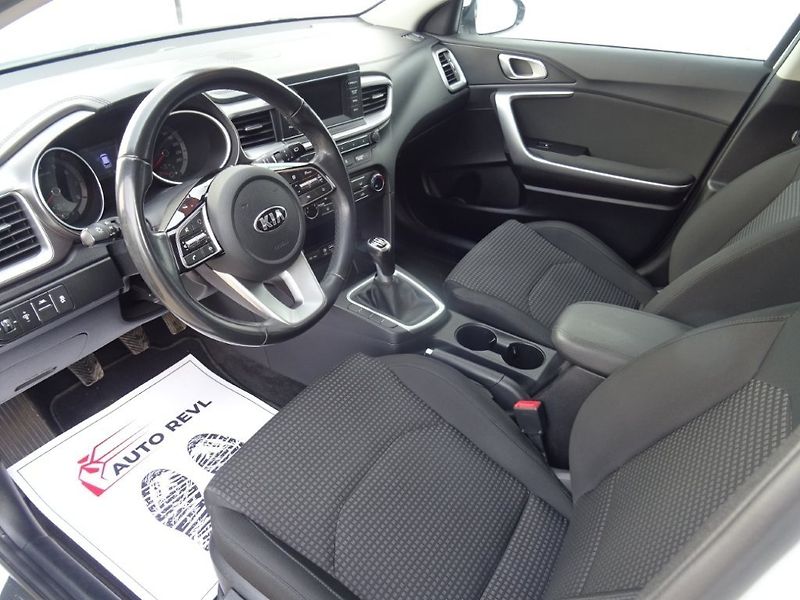 Kia Ceed (2019) 1.4i,73kW,NovéČR,S.kn,ALU - fotka 7 z 19