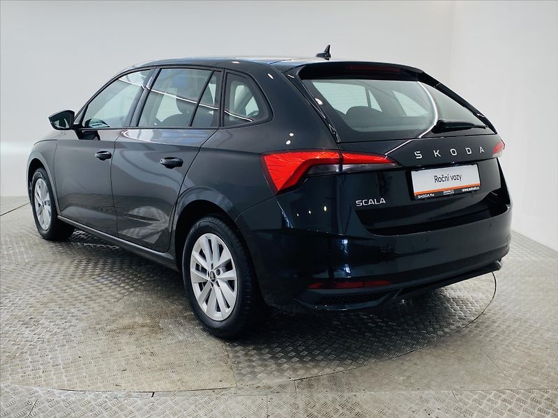 Škoda Scala 1,0 TSI 85kW Selection - fotka 21 z 24