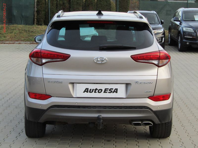 Hyundai Tucson (2015) 2.0 CRDi 4WD, Premium, panor - fotka 5 z 22