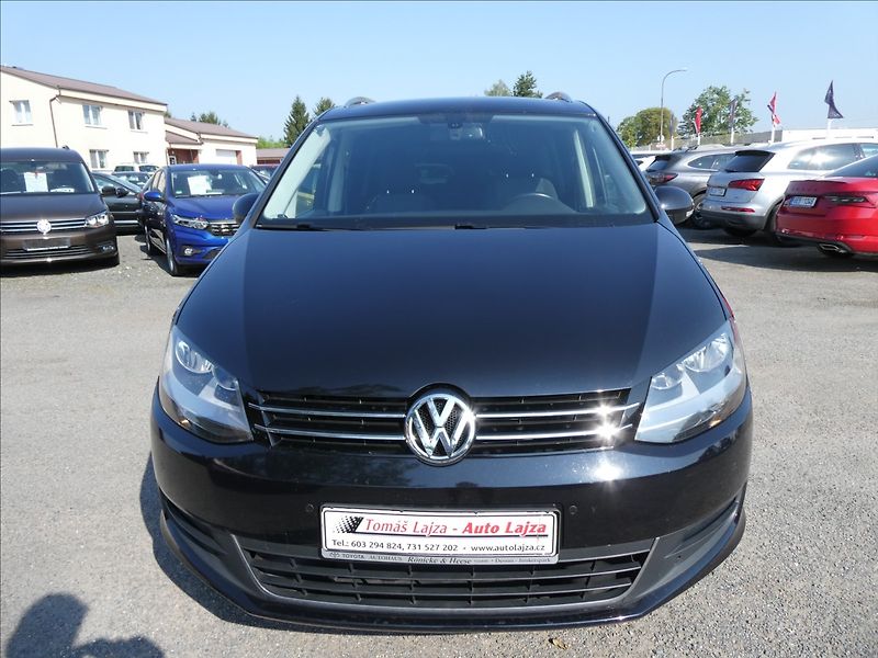 Volkswagen Sharan 2,0 TDi DSG STYLE serviska - fotka 2 z 48