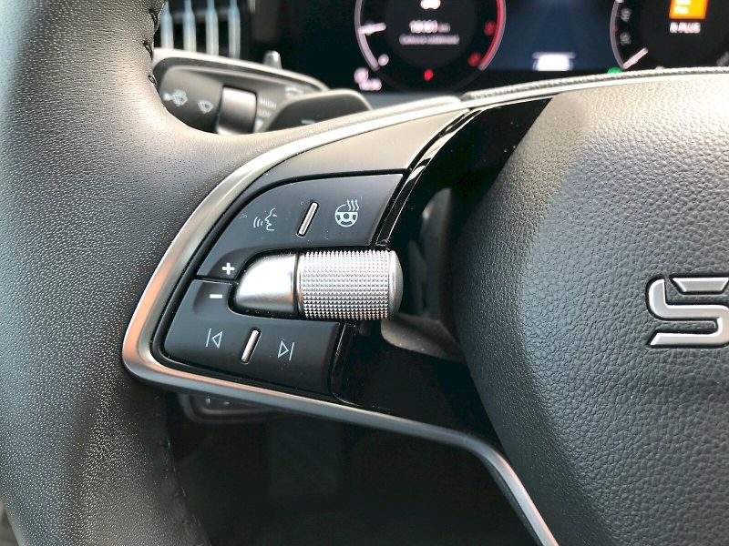 Škoda Superb (2025) COMBI L K TD 142/2.0 A7A - fotka 20 z 29