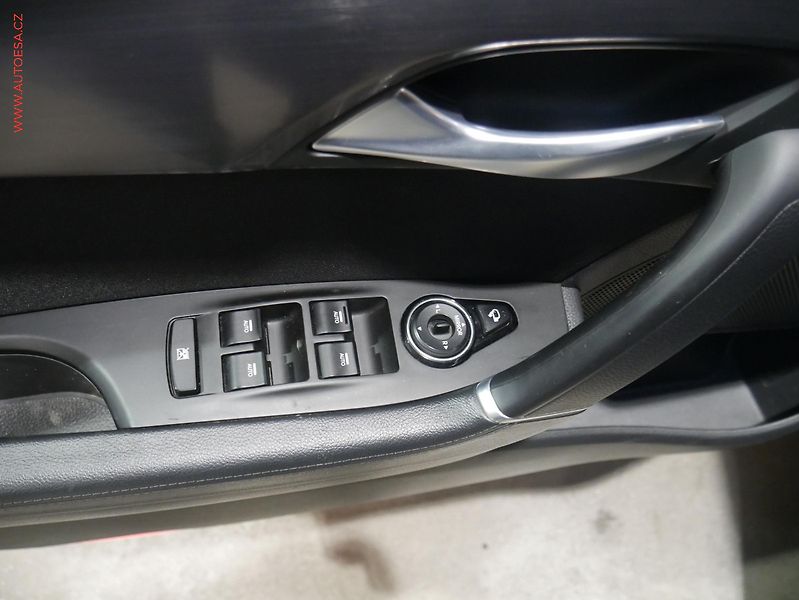 Hyundai i40 (2014) 1.7 CRDi, AT, navi, kamera, - fotka 11 z 21