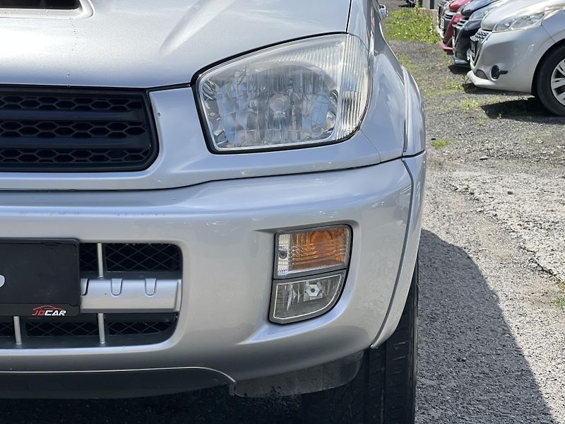 Toyota RAV4 2.0 D-4D 4x4 KLIMATIZACE ALU  - fotka 30 z 33