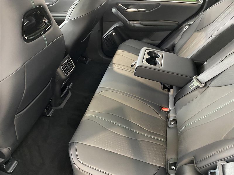 BYD Seal U (2025) Turbo 238 Kw 4x4 Design - fotka 7 z 8