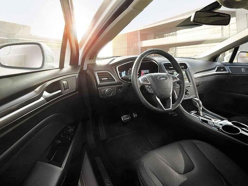Koncept Ford Mondeo Vignale.