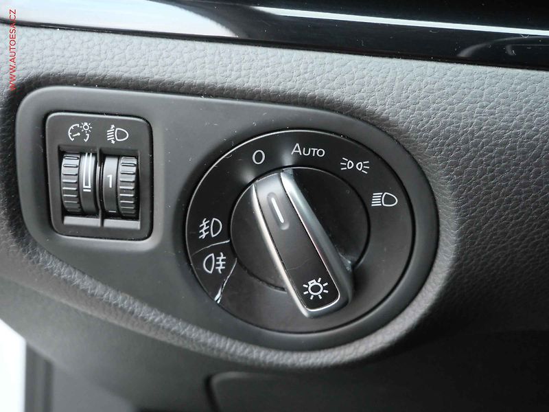 Volkswagen Sharan (2015) 2.0TDi, ČR, Highline, DSG - fotka 15 z 25