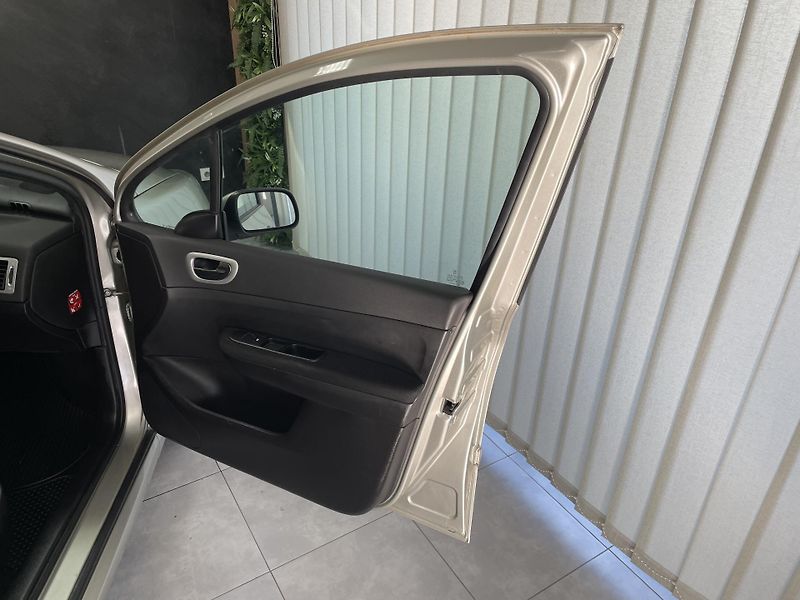 Peugeot 307 1.6 i ČR DIGIAC - fotka 11 z 22