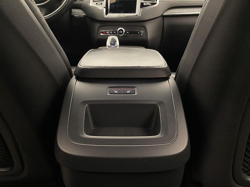 Volvo XC90 B5 AWD INSCRIPTION 7Míst - fotka 52 z 55