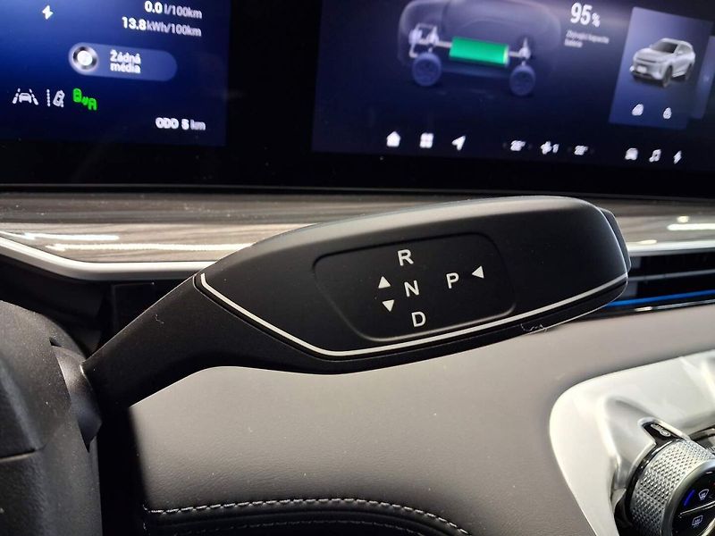 Omoda 9 (2026) Premium 1.5TGDI PHEV AWD - fotka 17 z 33