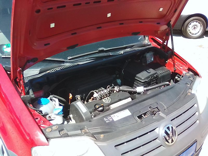 Volkswagen Caddy (2009) 1.4i 16V / LPG, 7.míst, závěs - fotka 37 z 38