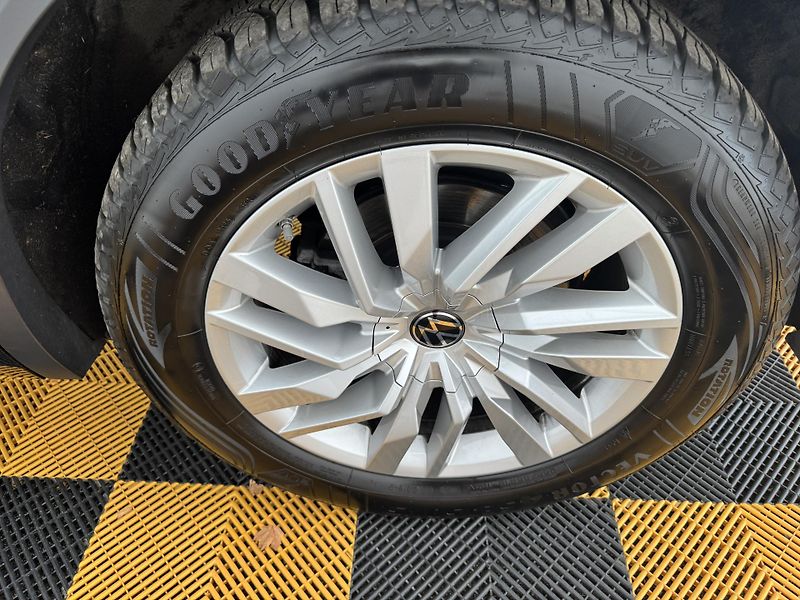 Volkswagen Touareg 3.0Tdi*1-MAJ*DPH*ELEGANCE* - fotka 44 z 44