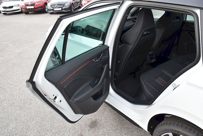 Škoda Kamiq (2025) Monte Carlo 1,0 TSI 85 kW 7° a - fotka 10 z 36