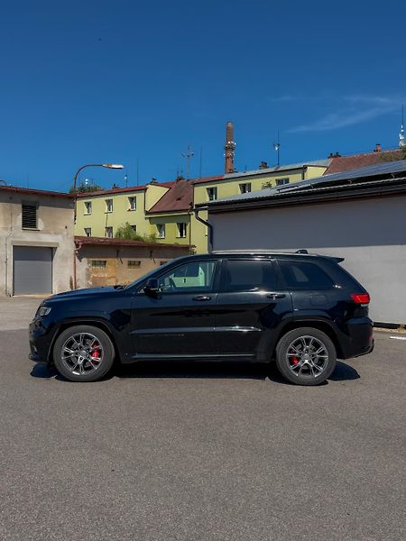 Jeep Grand Cherokee (2018) SRT 6.4 hemi V8 - fotka 2 z 20