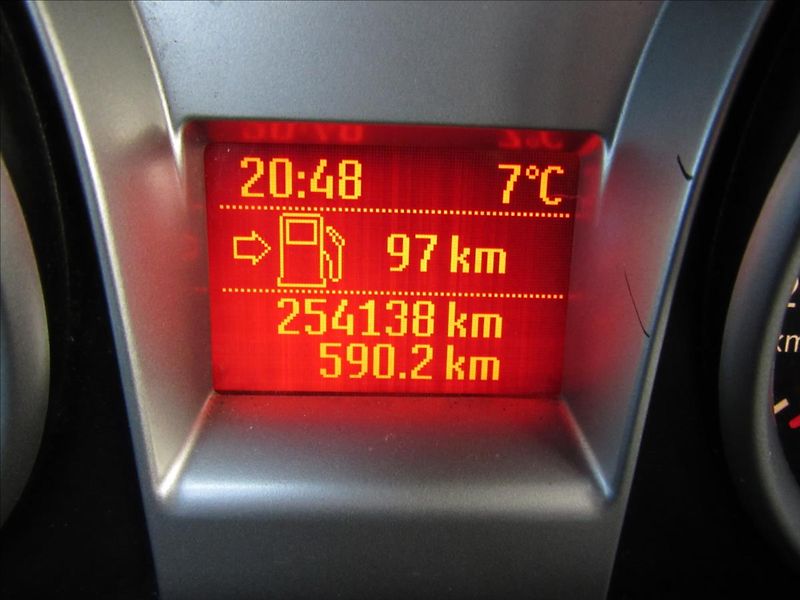 Ford C-MAX 1,8 TDCi 85kW Titanium - fotka 14 z 28