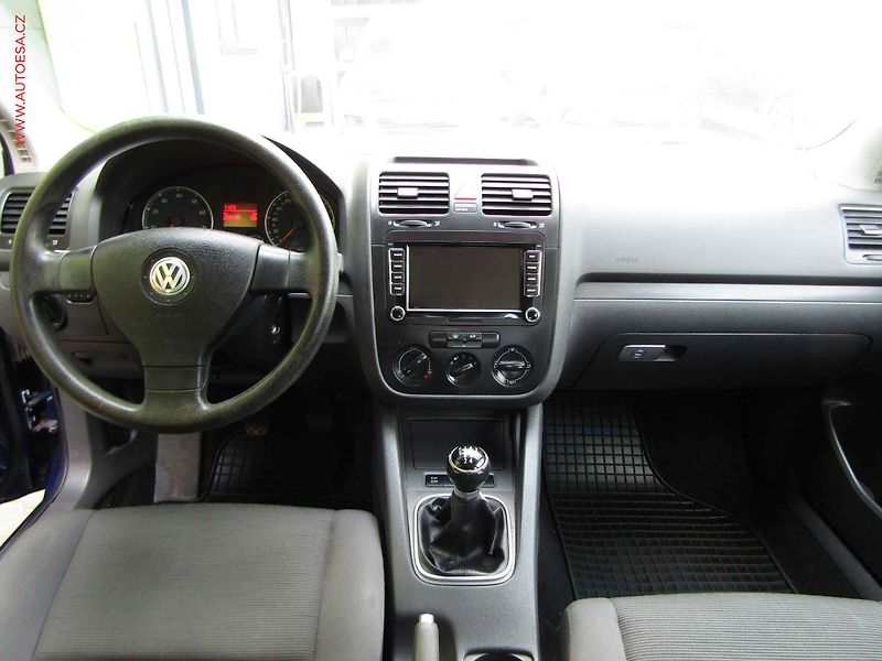 Volkswagen Golf (2008) 1.6 MPi, Navi, AC - fotka 8 z 17