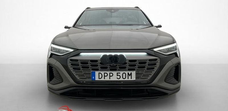 Audi Q8 e-tron 55 Q 360k Pano Matrix 4 zóny   - fotka 3 z 36