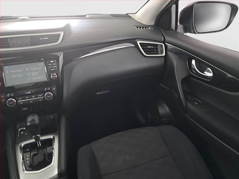 Nissan Qashqai (2015) 1.2 DIG-T, Automat, Serv.kniha - fotka 8 z 19