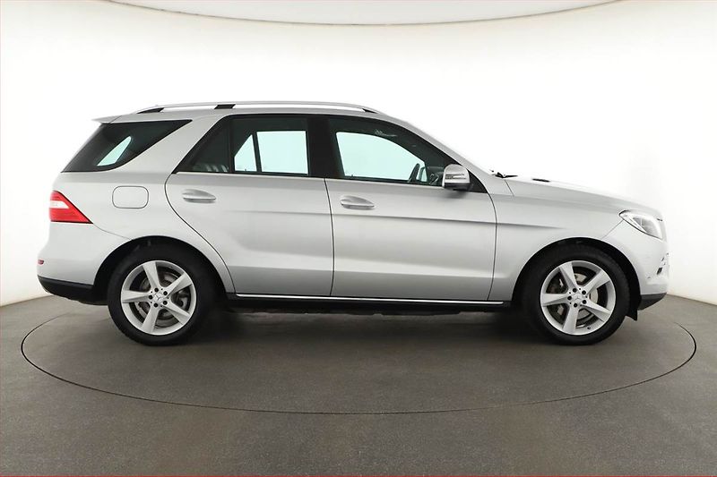 Mercedes-Benz Třídy M (2014) ML 350 BlueTEC, 4X4, Automat - fotka 6 z 22
