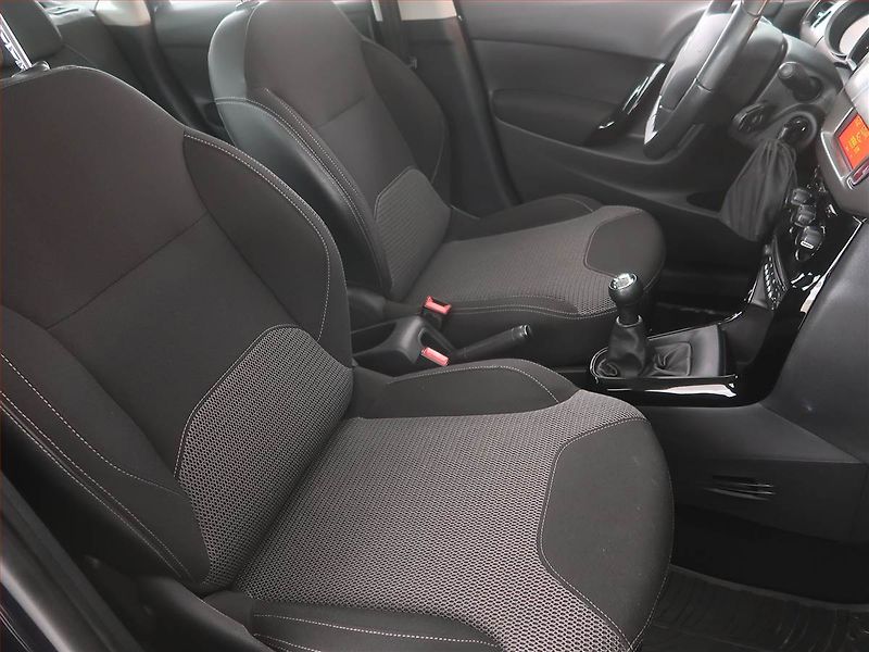 Citroën C3 (2014) 1.2 VTi, po STK, pěkný stav - fotka 9 z 15