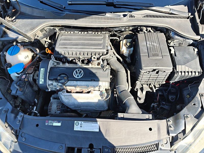 Volkswagen Golf (2009) 1,4i 16v 59 Kw Trend - fotka 24 z 30