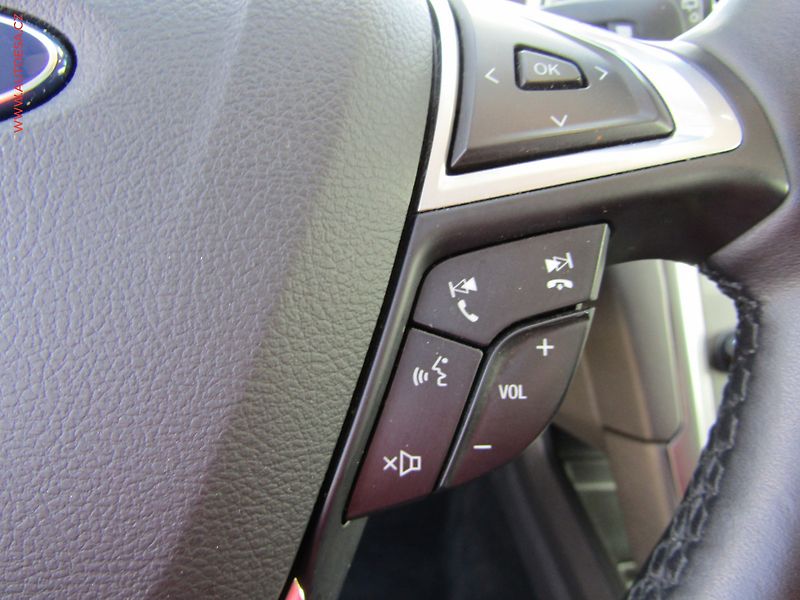 Ford Mondeo (2015) 2.0 TDCi, Titanium, LED, navi - fotka 15 z 26