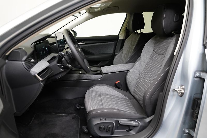 Škoda Superb - fotka 11 z 27