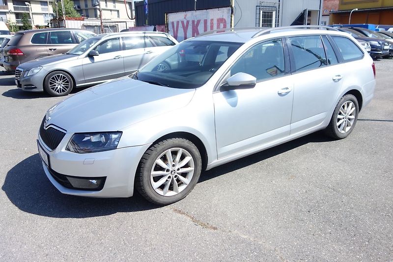 Škoda Octavia 2.0 TDI 110kW DSG - fotka 2 z 24