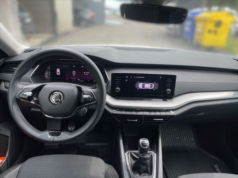 Škoda Octavia 1,5 TSI 110 Ambition - fotka 9 z 11