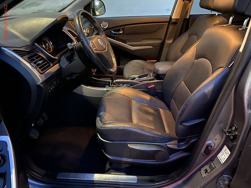 SsangYong Korando (2015) 2.0 e-XDi AWD, AC, TZ, park - fotka 9 z 17