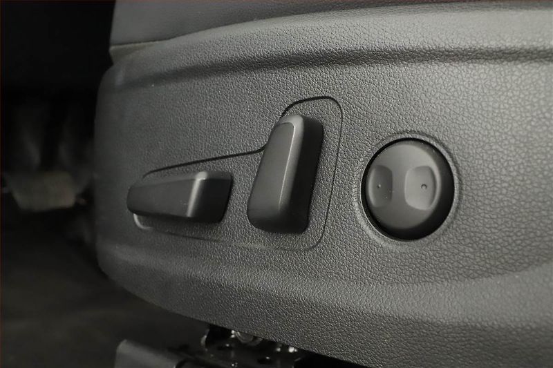 Hyundai Santa Fe (2021) 2.2 CRDi - fotka 28 z 28