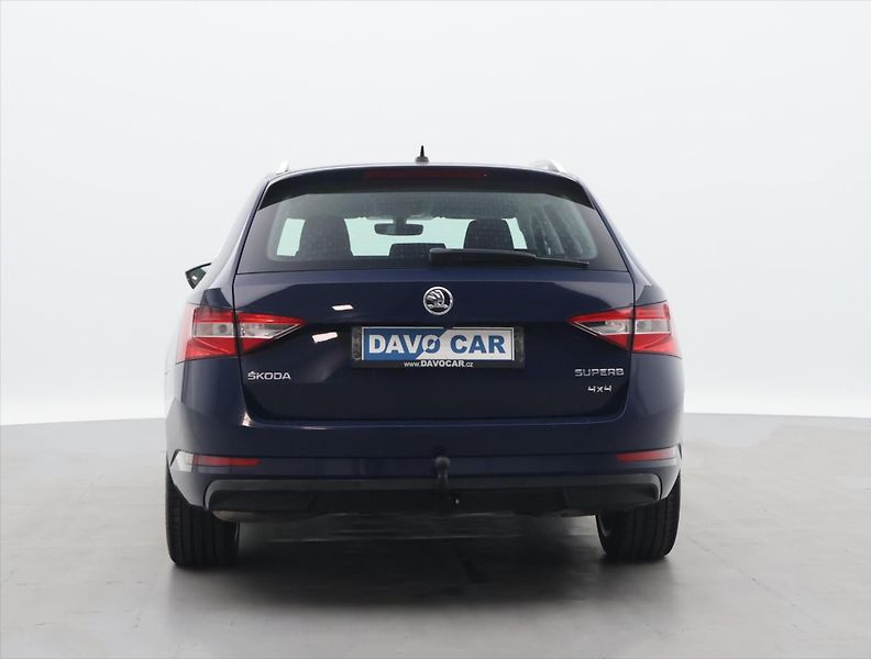 Škoda Superb 2,0 TDI 110kW CZ 4x4 Xenon - fotka 6 z 30