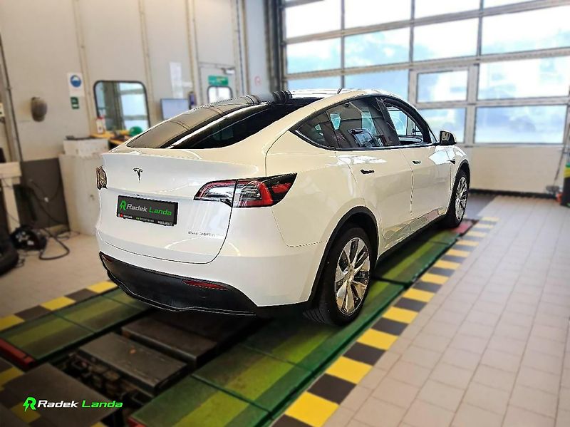 Tesla Model Y (2023) AWD Berlín | Dual Motor, AMD - fotka 2 z 3