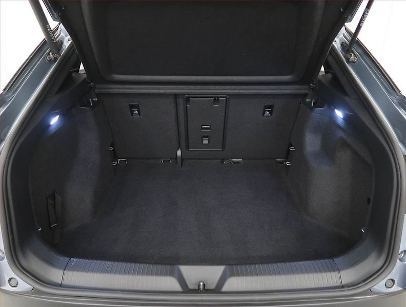 Volkswagen ID.5 (2022) Pro Perf. (82 kWh), SoH 91% - fotka 14 z 32